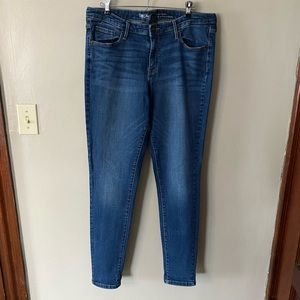 Mid rise skinny jeans